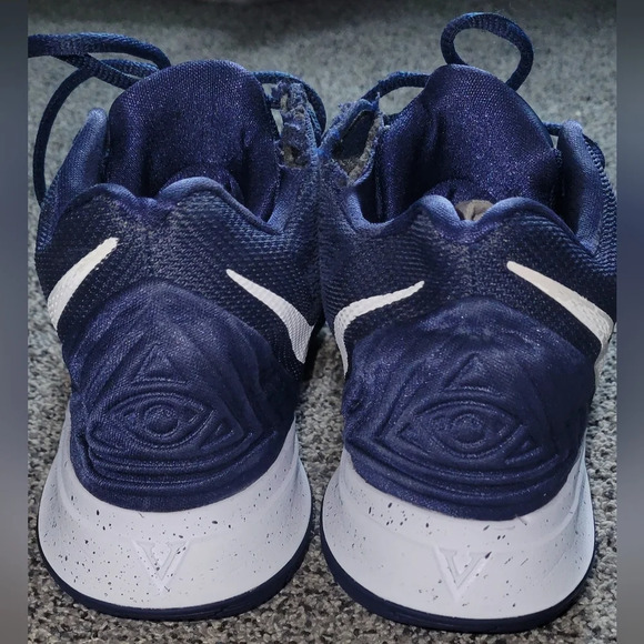 SOLD Nike Kyrie 5 TB basketball shoes 2019 Men's 10.5 Navy Blue & White - Picture 9 of 11